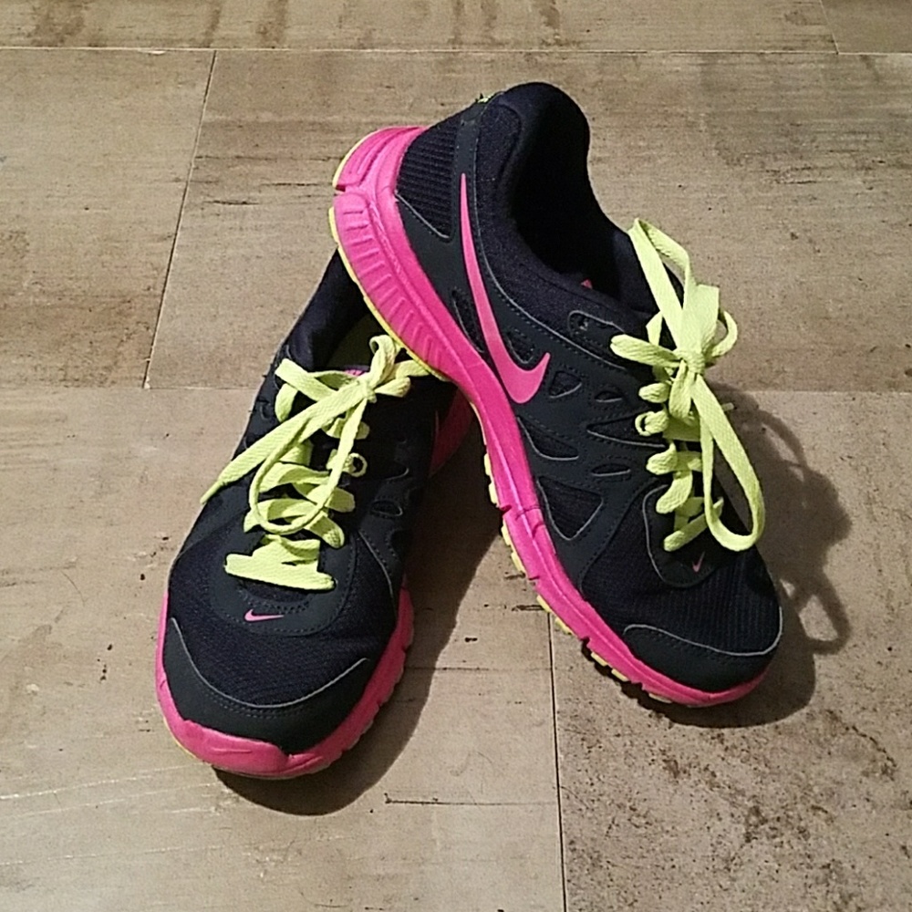 Nike Revolution 2